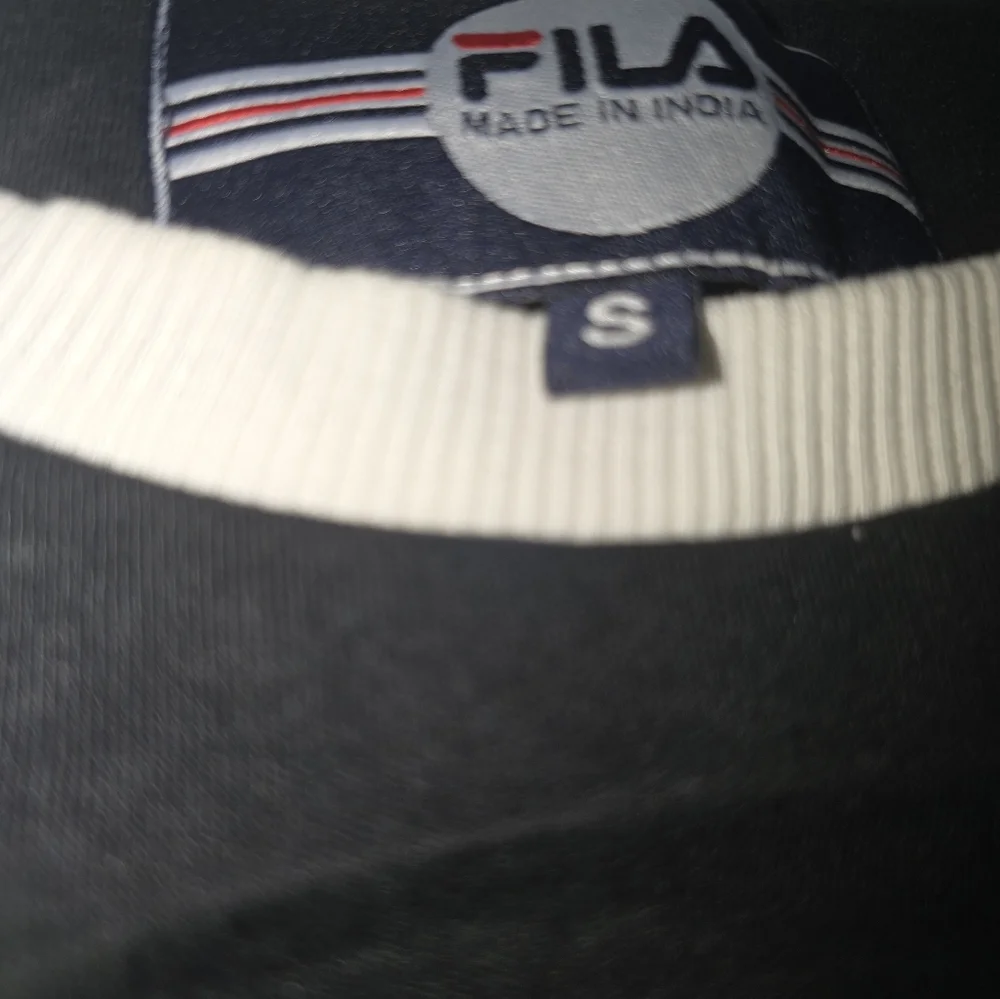 fila shirt - Picture 2 of 3